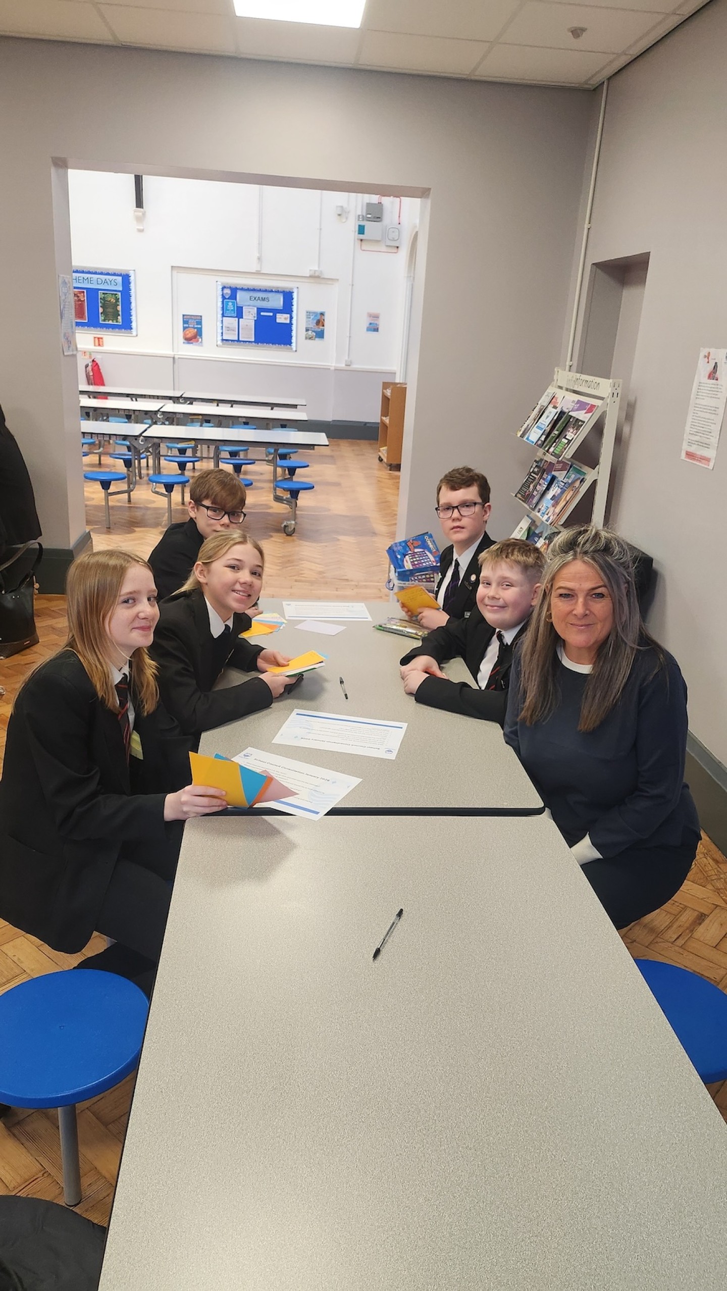 l3W_Re_GNCz4kT8uFjx9P7fdmkF7JrUJ8w (1)