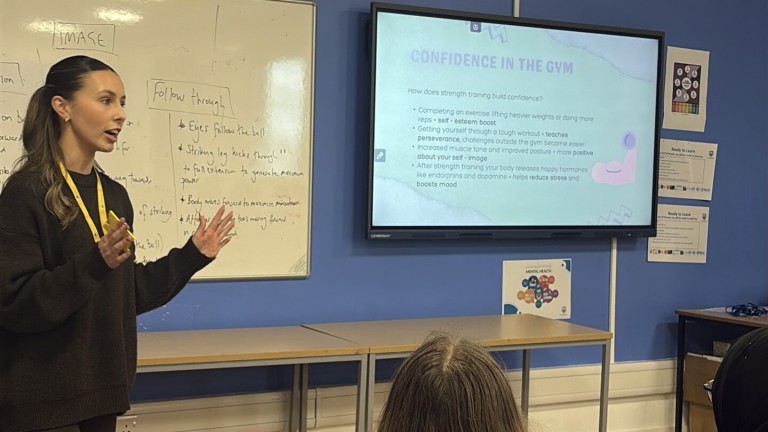 8CEWHhkyiveaeGLeJn62-Uq_980hM95XJA