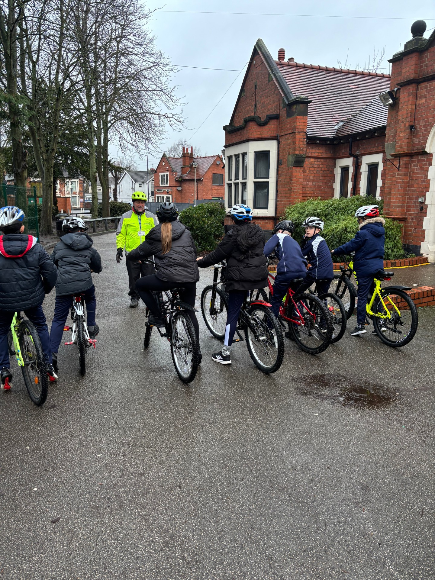 AZhI319W2HqY2EYuNEhSSXV_3tHTNsyJcQ